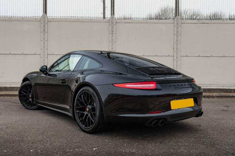 PORSCHE 911